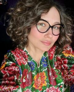 Олена Мозгова: продюсерка, яка несе українську пісенну спадщину