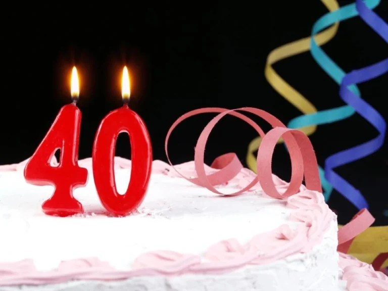 Чи можна святкувати 40 років жінці: традиції, забобони та сучасний погляд