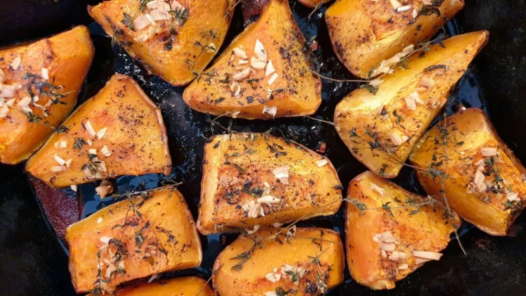 Как запечь тыкву в духовке кусочками: сочный рецепт с карамельной корочкой