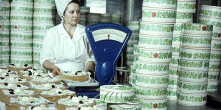 Київський торт — символ Києва, народжений у 1956 році