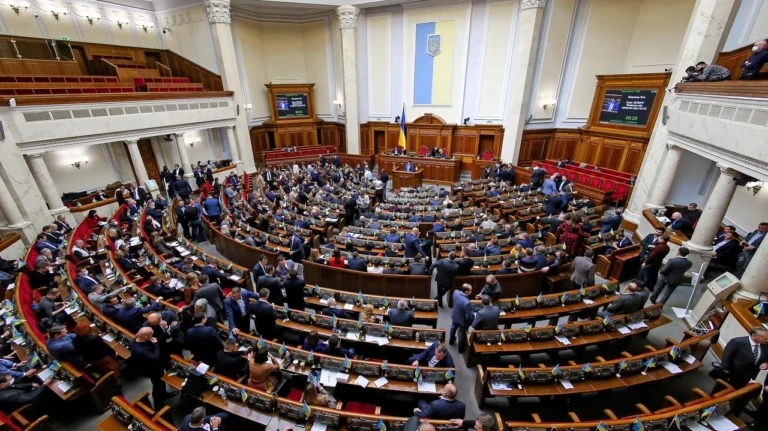 Трудова повинність в Україні: суть, історія та правила воєнного стану