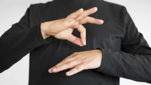 Жести руками і що вони означають у спілкуванні