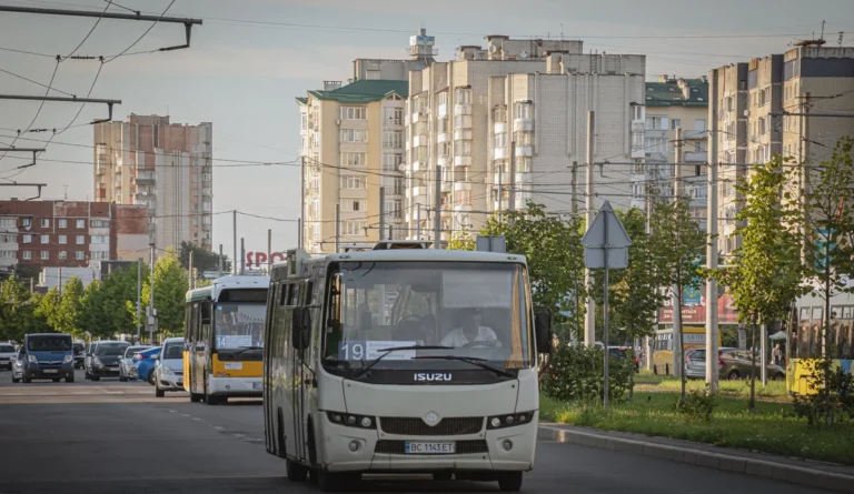 16 автобус Львів: від вокзалу до Сихова без квесту