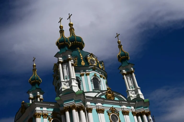 Коли Петра і Павла: дата свята, традиції та прикмети