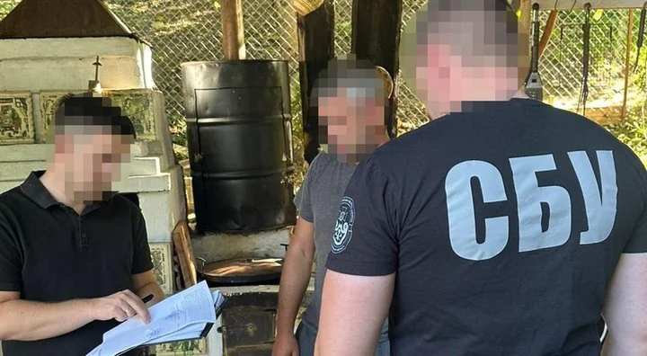 Двом львів’янам повідомили про підозру за схему виїзду