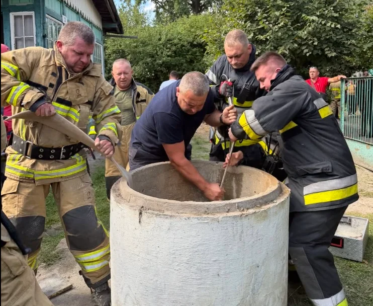 , один , абзаци 250–450 слів без джерел, посилань і зайвого.