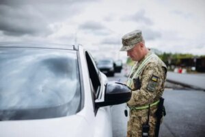 У Шегинях на виїзд до Польщі зібралось 80 авто
